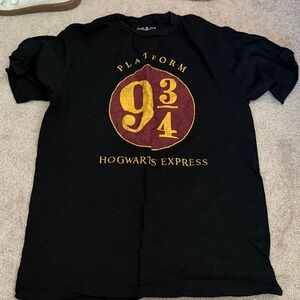 Platform 9 3/4 Hogwarts Express Short Sleeve Tee - Black